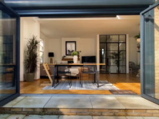 2019-0964-13 Solarlux aluminium bifold doors in an extension